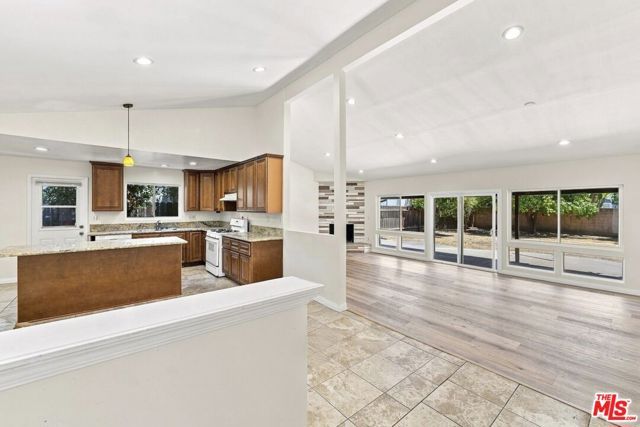 15920 Gledhill Street, Los Angeles, CA 91343