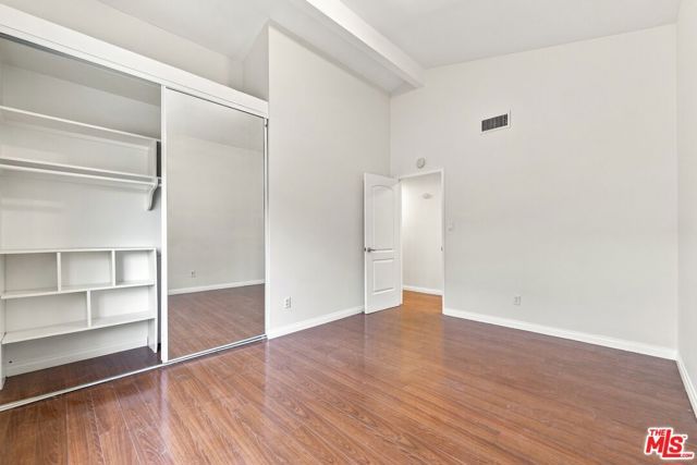 15920 Gledhill Street, Los Angeles, CA 91343