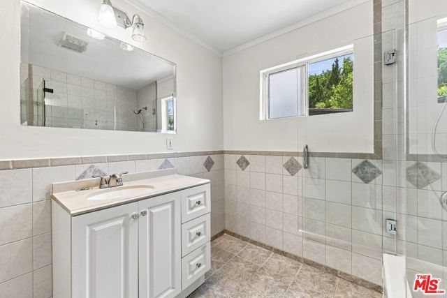 15920 Gledhill Street, Los Angeles, CA 91343