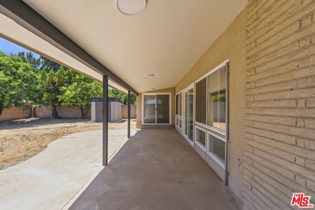 15920 Gledhill Street, Los Angeles, CA 91343