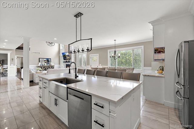 46930 Riverpark E, Macomb Township, MI 48044