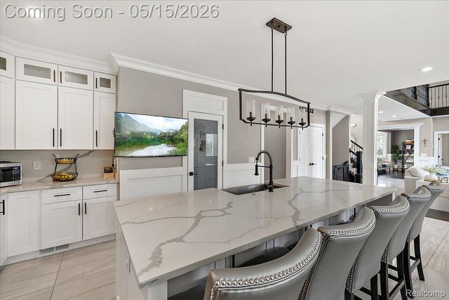 46930 Riverpark E, Macomb Township, MI 48044