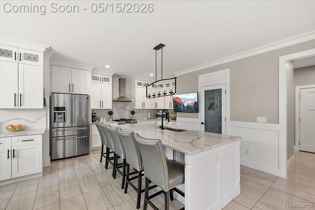 46930 Riverpark E, Macomb Township, MI 48044