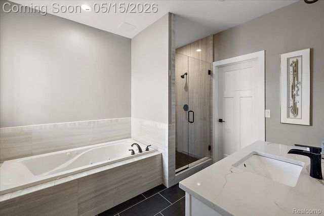 46930 Riverpark E, Macomb Township, MI 48044