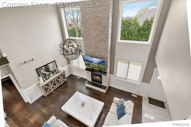 46930 Riverpark E, Macomb Township, MI 48044
