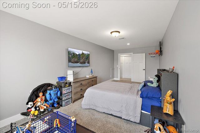 46930 Riverpark E, Macomb Township, MI 48044