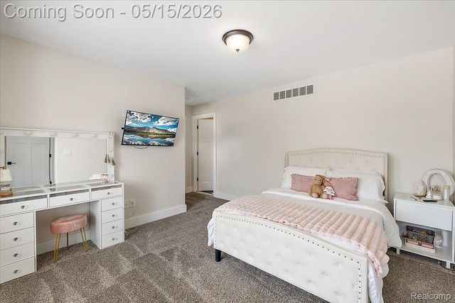 46930 Riverpark E, Macomb Township, MI 48044