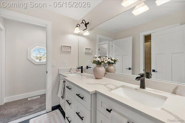 46930 Riverpark E, Macomb Township, MI 48044