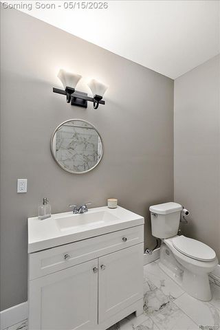 46930 Riverpark E, Macomb Township, MI 48044
