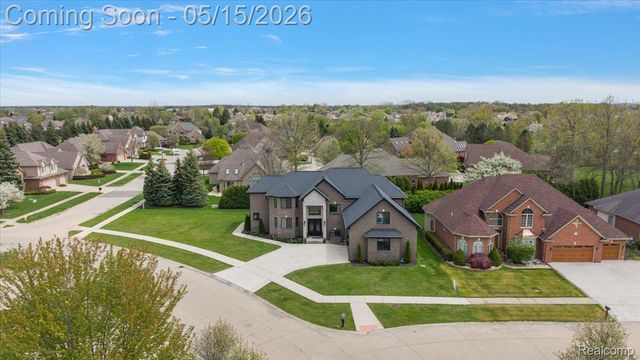 46930 Riverpark E, Macomb Township, MI 48044