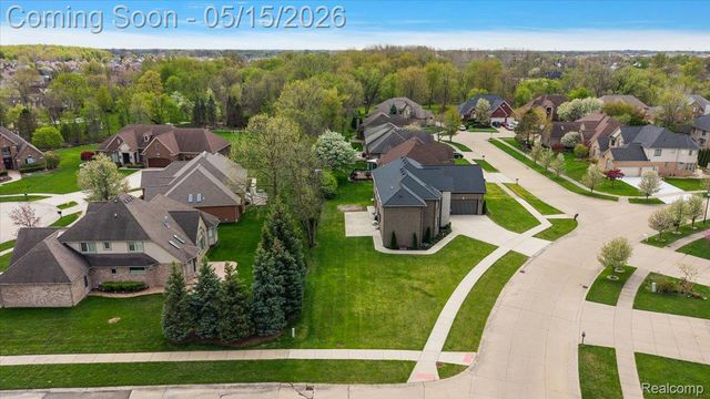 46930 Riverpark E, Macomb Township, MI 48044