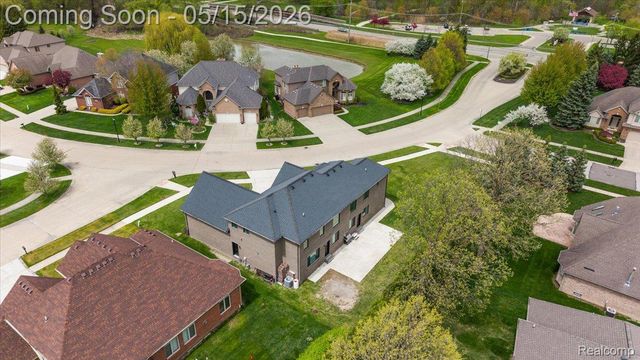 46930 Riverpark E, Macomb Township, MI 48044