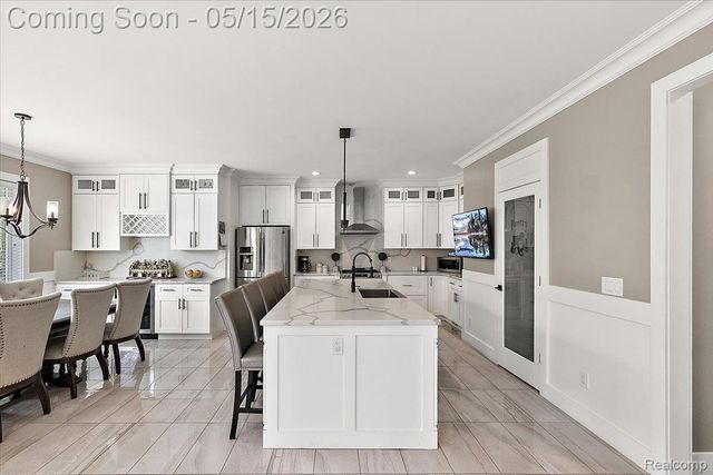 46930 Riverpark E, Macomb Township, MI 48044