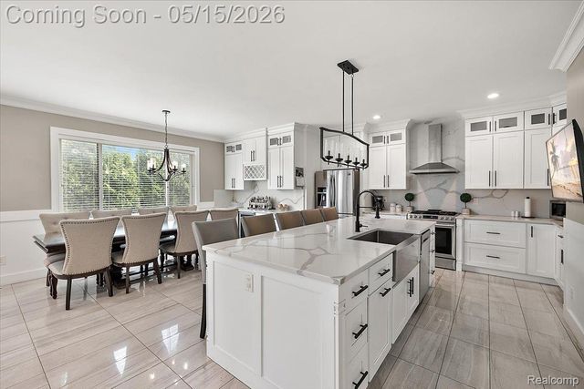 46930 Riverpark E, Macomb Township, MI 48044