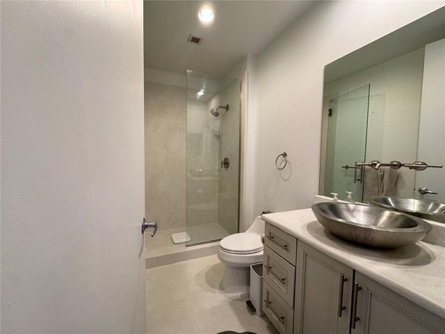150 E ROBINSON STREET 29B, Orlando, FL 32801