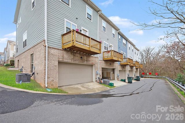 9524 Ainslie Downs Street, Charlotte, NC 28273