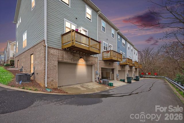 9524 Ainslie Downs Street, Charlotte, NC 28273