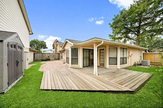 12710 Meadway Court, Houston, TX 77082