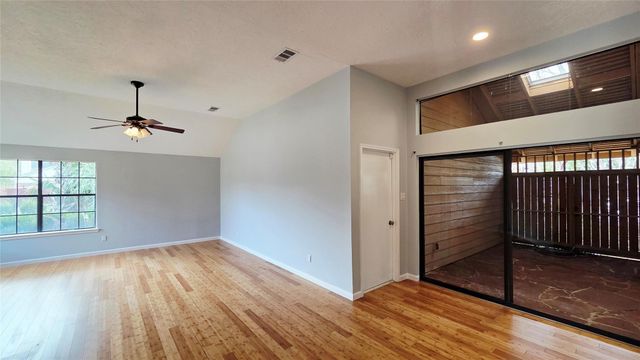 12710 Meadway Court, Houston, TX 77082