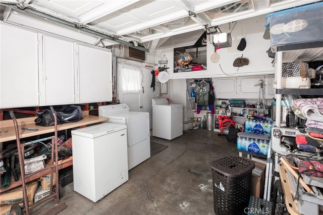 18813 Cantlay St, Reseda, CA 91335
