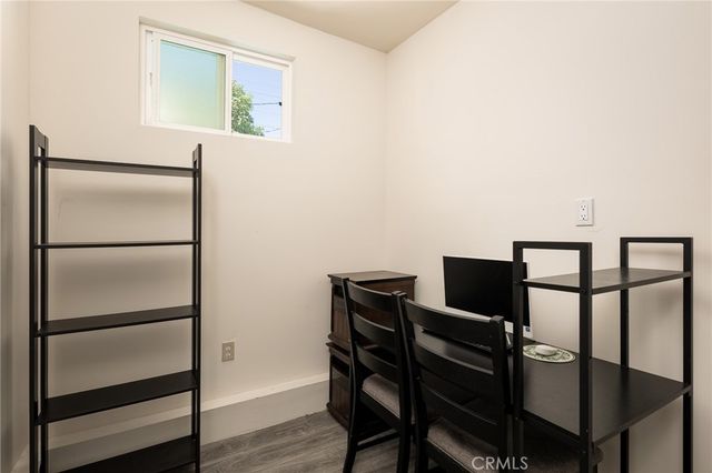18813 Cantlay St, Reseda, CA 91335