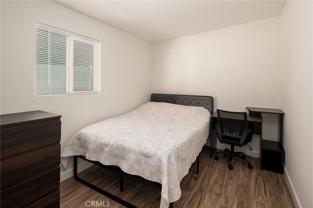 18813 Cantlay St, Reseda, CA 91335