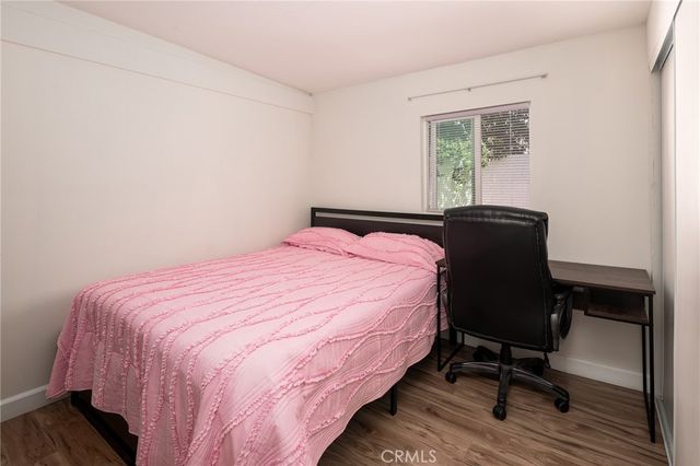 18813 Cantlay St, Reseda, CA 91335
