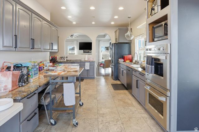 622 S WELLINGTON DR, Kaysville, UT 84037