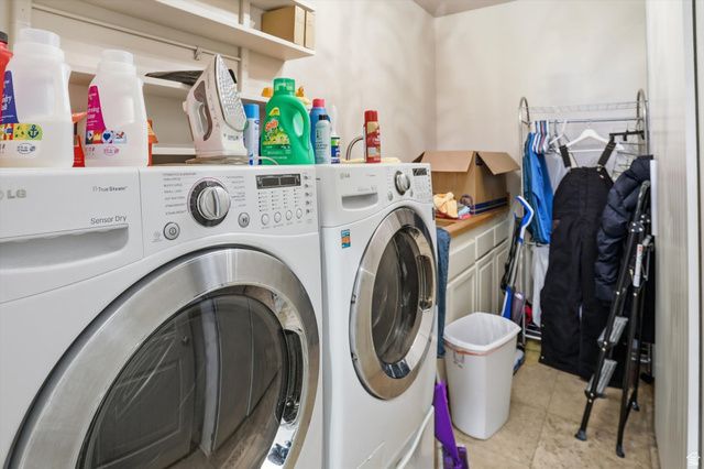 622 S WELLINGTON DR, Kaysville, UT 84037