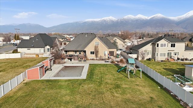 622 S WELLINGTON DR, Kaysville, UT 84037
