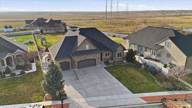 622 S WELLINGTON DR, Kaysville, UT 84037