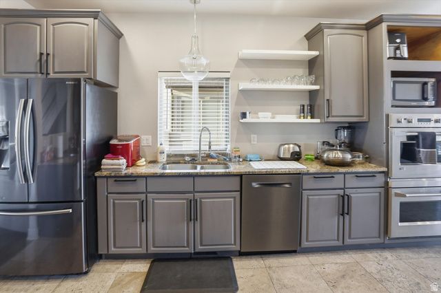 622 S WELLINGTON DR, Kaysville, UT 84037