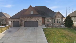 622 S WELLINGTON DR, Kaysville, UT 84037