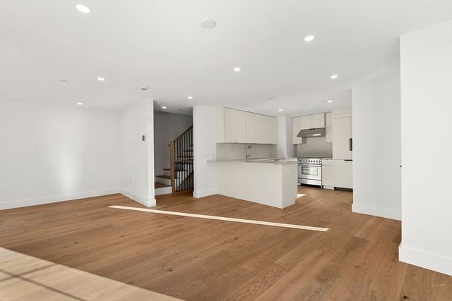 8 Elm Street 8, Newton, MA 02465