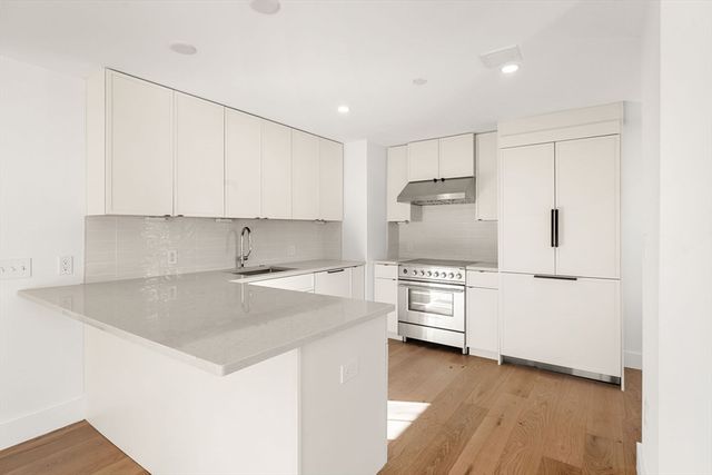 8 Elm Street 8, Newton, MA 02465