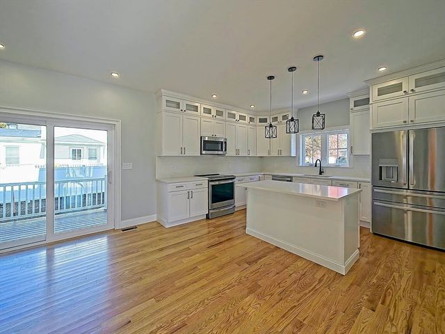 1905 River St 1905, Boston, MA 02136