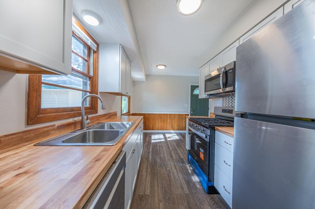 11157 Madison Street NE, Blaine, MN 55434
