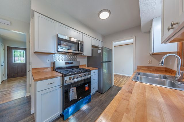 11157 Madison Street NE, Blaine, MN 55434
