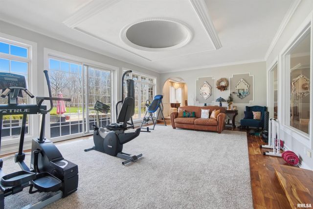 320 Eastfield Drive, East Peoria, IL 61611