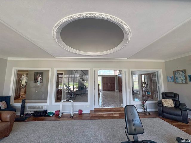 320 Eastfield Drive, East Peoria, IL 61611