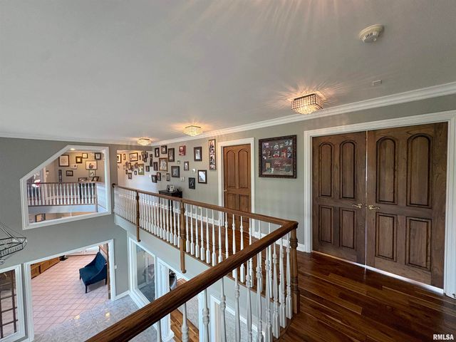 320 Eastfield Drive, East Peoria, IL 61611