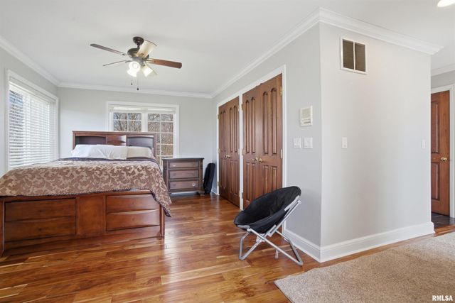 320 Eastfield Drive, East Peoria, IL 61611