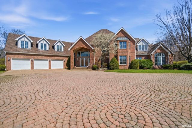 320 Eastfield Drive, East Peoria, IL 61611