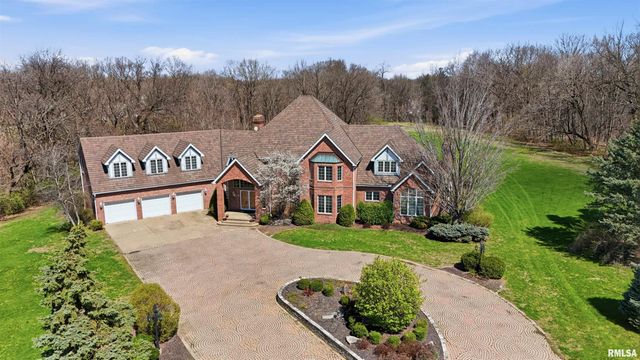 320 Eastfield Drive, East Peoria, IL 61611