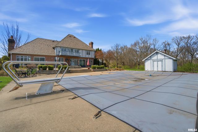 320 Eastfield Drive, East Peoria, IL 61611