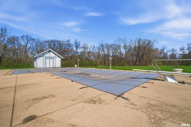 320 Eastfield Drive, East Peoria, IL 61611