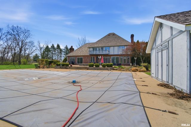 320 Eastfield Drive, East Peoria, IL 61611