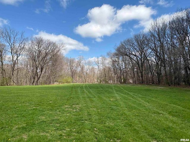 320 Eastfield Drive, East Peoria, IL 61611