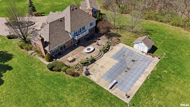 320 Eastfield Drive, East Peoria, IL 61611