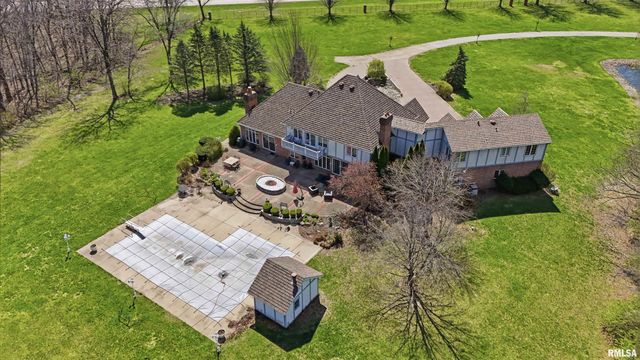 320 Eastfield Drive, East Peoria, IL 61611